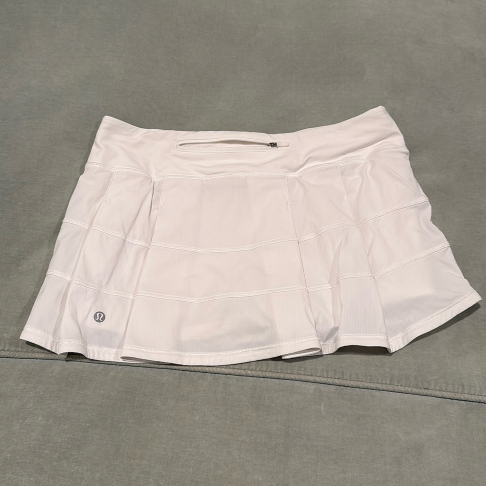 Lululemon Pace Rival skirt, white, like new condition. 
Size 8